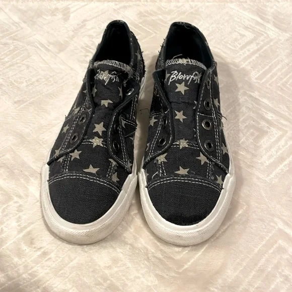 Blowfish Navy Blue and White Star Sneakers - updated listing - Picture 1 of 3